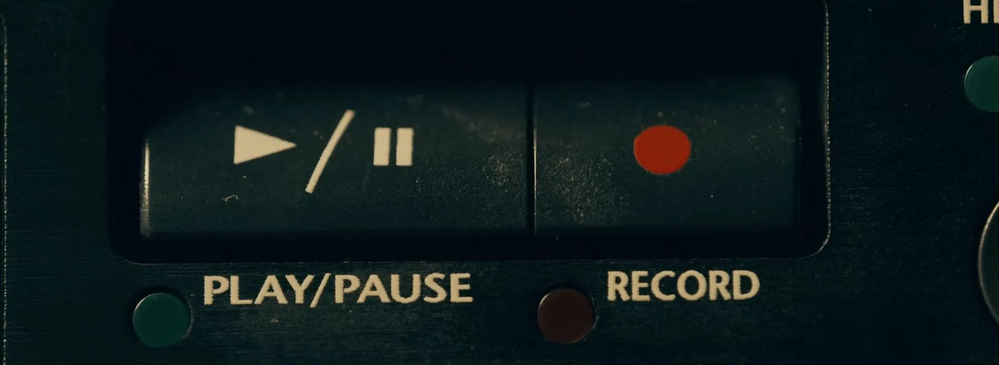 Tape deck: play/pause and record buttons